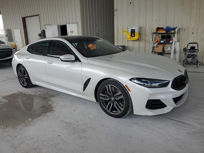 BMW M8, 2023 - imagine 1