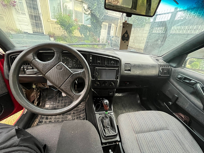 Volkswagen Passat Hatchback, 1991 - imagine 1