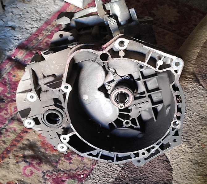 Opel - Astra - коробка. - imagine 1